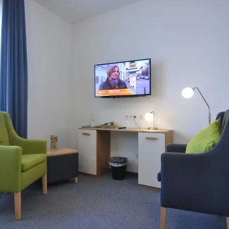 Weinhaus Am Schieferfels לינה וארוחת בוקר Veldenz