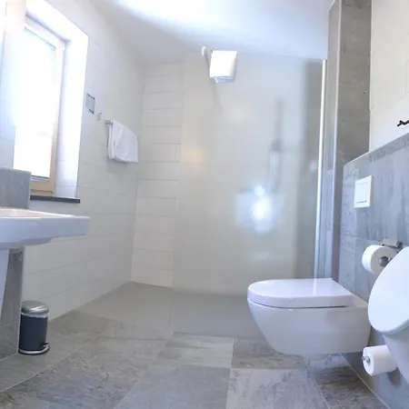 Weinhaus Am Schieferfels