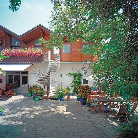 Weinhaus Am Schieferfels Veldenz