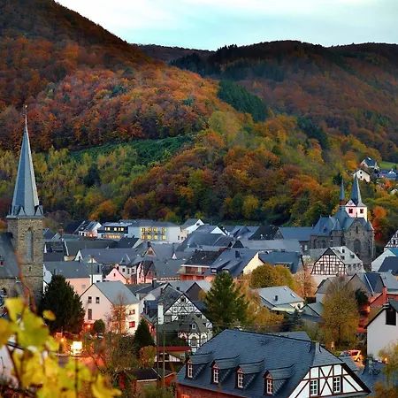 Weinhaus Am Schieferfels Nocleg ze śniadaniem Veldenz