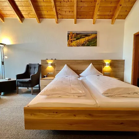 Weinhaus Am Schieferfels Veldenz