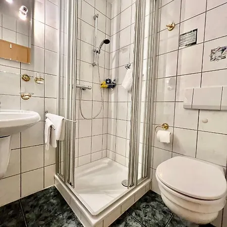 Nocleg ze śniadaniem Weinhaus Am Schieferfels 3*