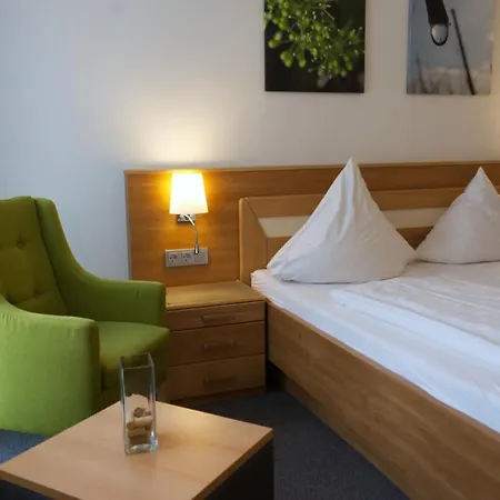 לינה וארוחת בוקר Weinhaus Am Schieferfels