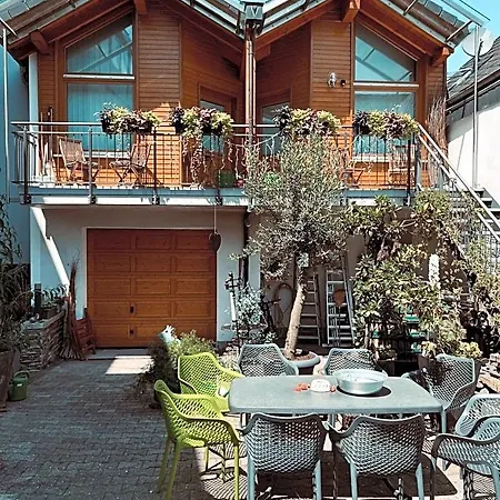 Frühstückspension Weinhaus Am Schieferfels Veldenz