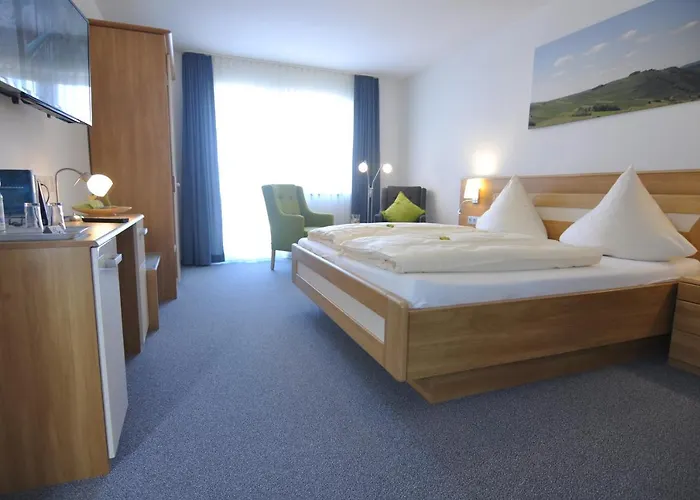 Weinhaus Am Schieferfels B&B