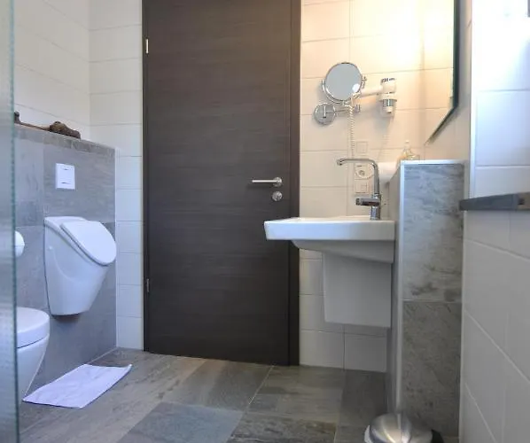 B&B Weinhaus Am Schieferfels 3*