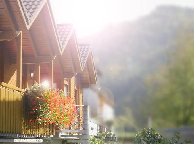 Weinhaus Am Schieferfels B&B