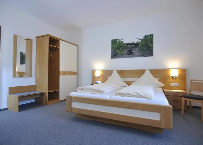 B&B Weinhaus Am Schieferfels Veldenz