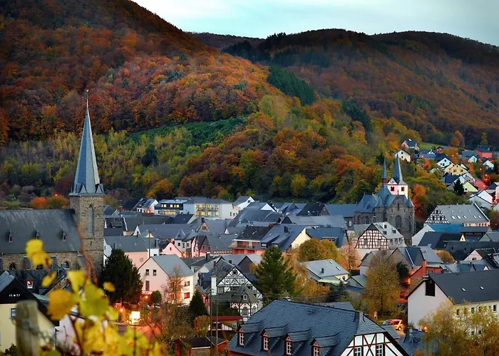 Weinhaus Am Schieferfels B&B Veldenz