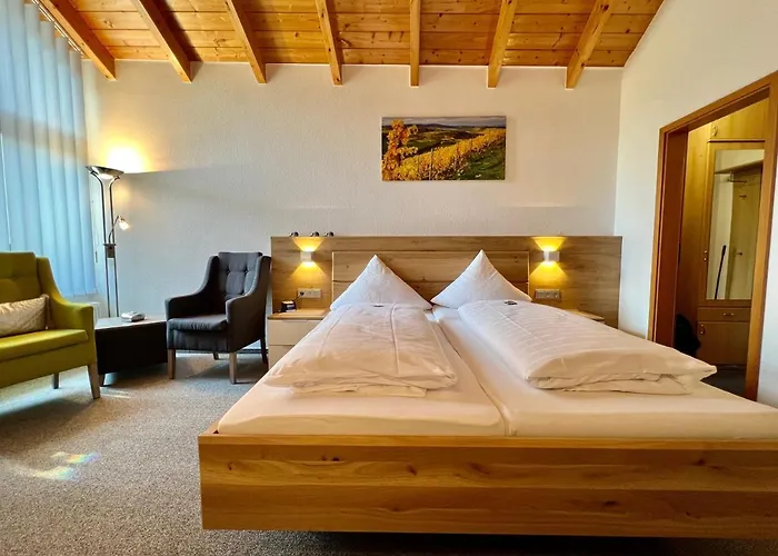 Weinhaus Am Schieferfels Veldenz