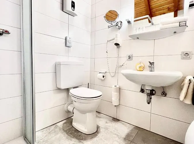 Weinhaus Am Schieferfels 3*