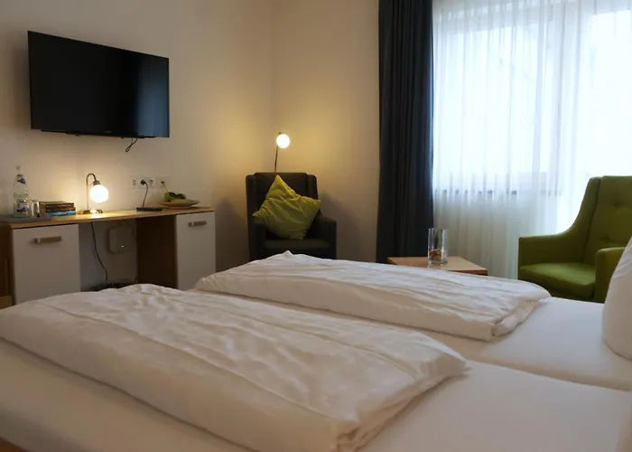 Weinhaus Am Schieferfels B&B